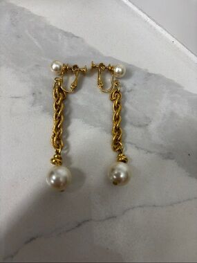 Vintage Classic Napier Screwback Gold Tone Rope Chain Dangle Faux Pearl Accents